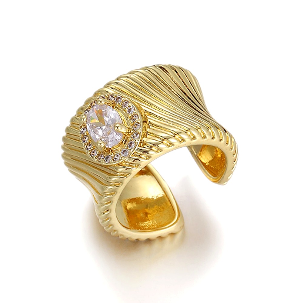 Ribbed Shell Pavé Band Ring